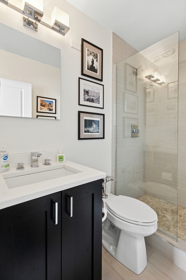 777 N Michigan Avenue Unit: 3701