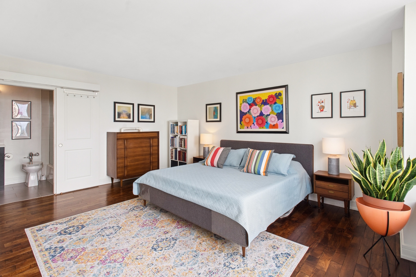 777 N Michigan Avenue Unit: 3701