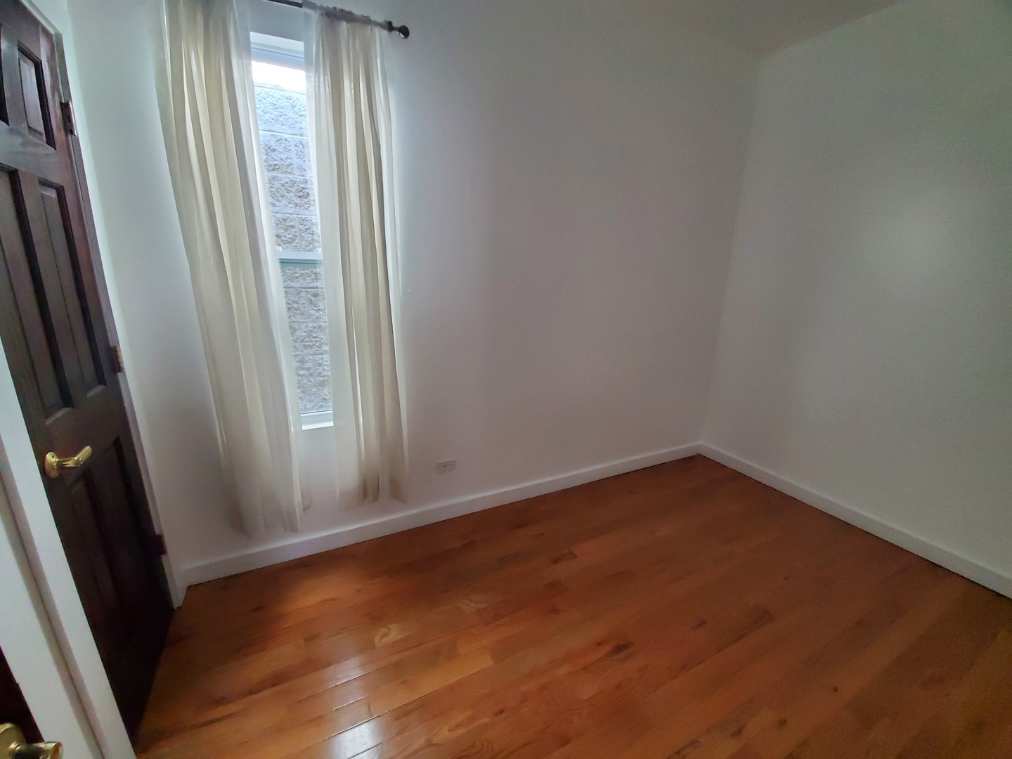 2425 N CLYBOURN Avenue Unit: 2REAR