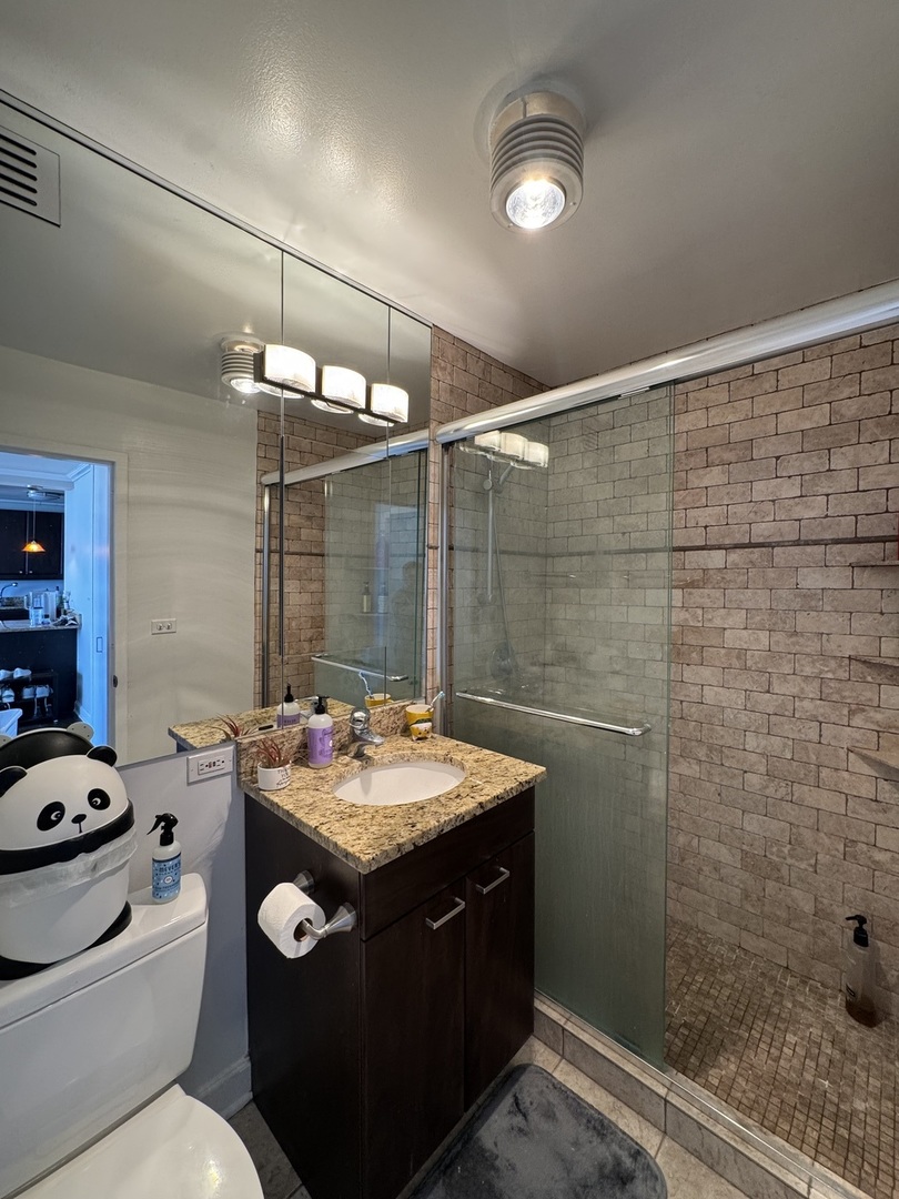 1460 N Sandburg Terrace Unit: 2810