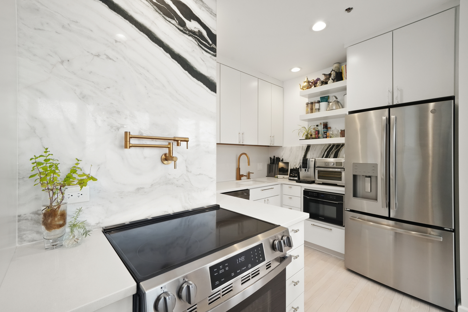 720 S Dearborn Street Unit: 1105