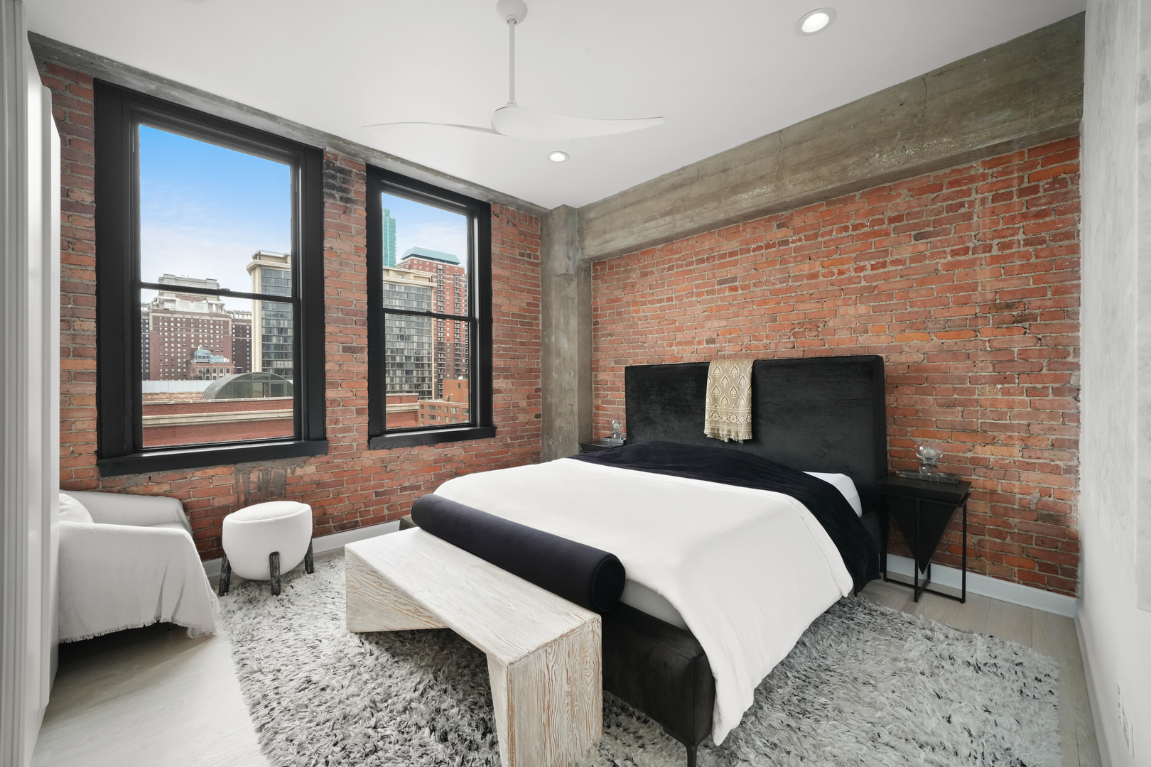 720 S Dearborn Street Unit: 1105