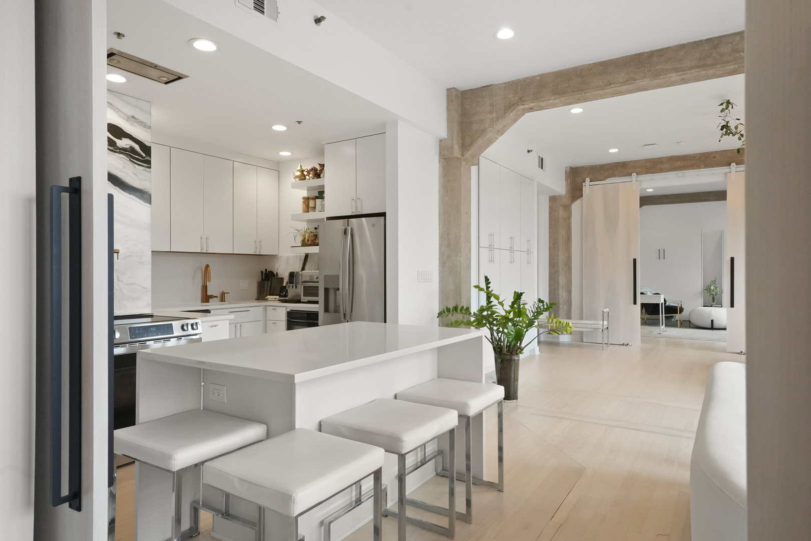 720 S Dearborn Street Unit: 1105