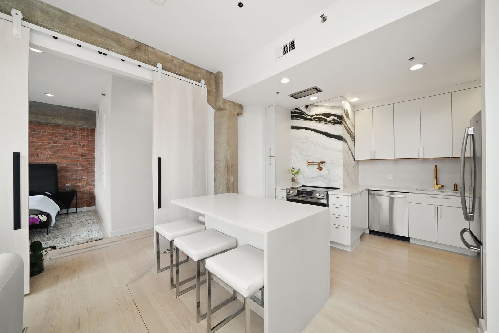 720 S Dearborn Street Unit: 1105