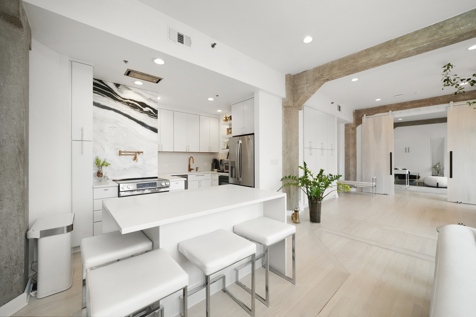 720 S Dearborn Street Unit: 1105