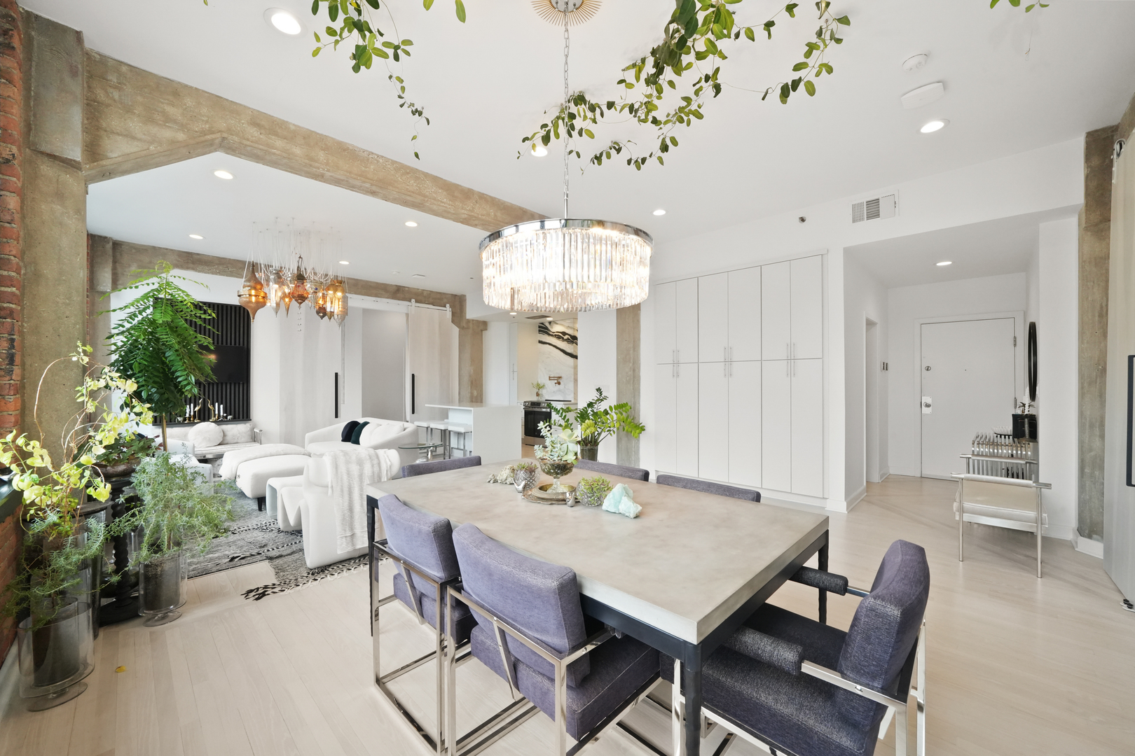 720 S Dearborn Street Unit: 1105