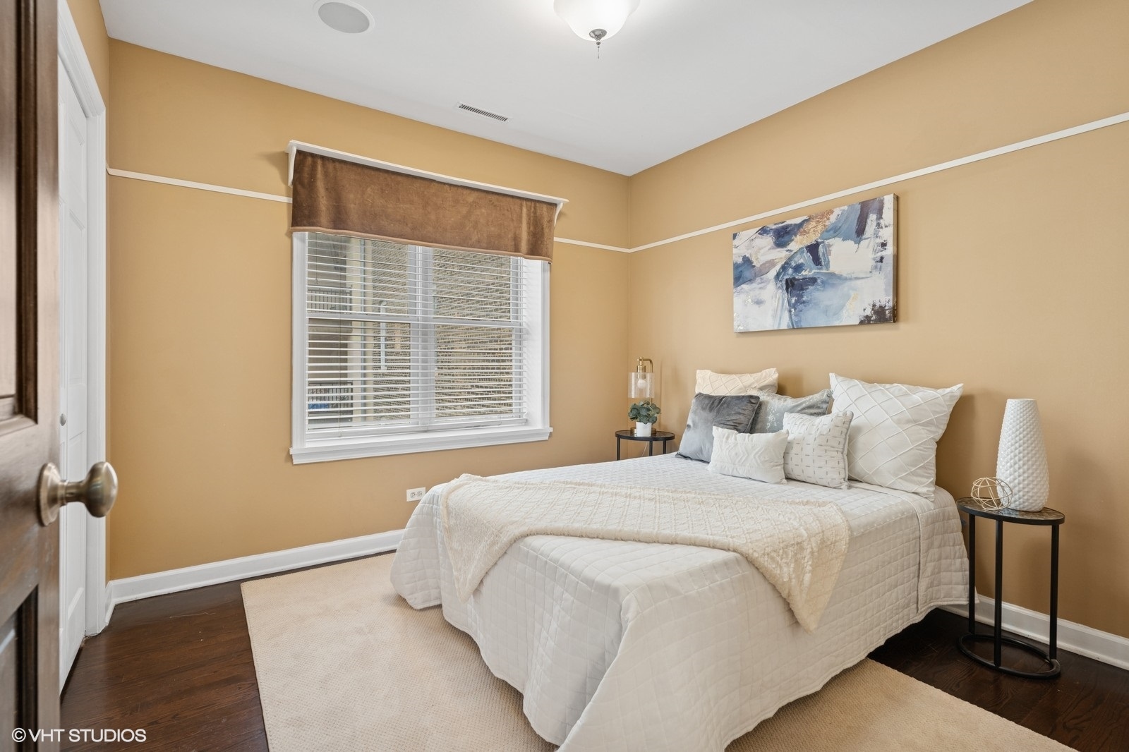 1546 N Hudson Avenue Unit: 3