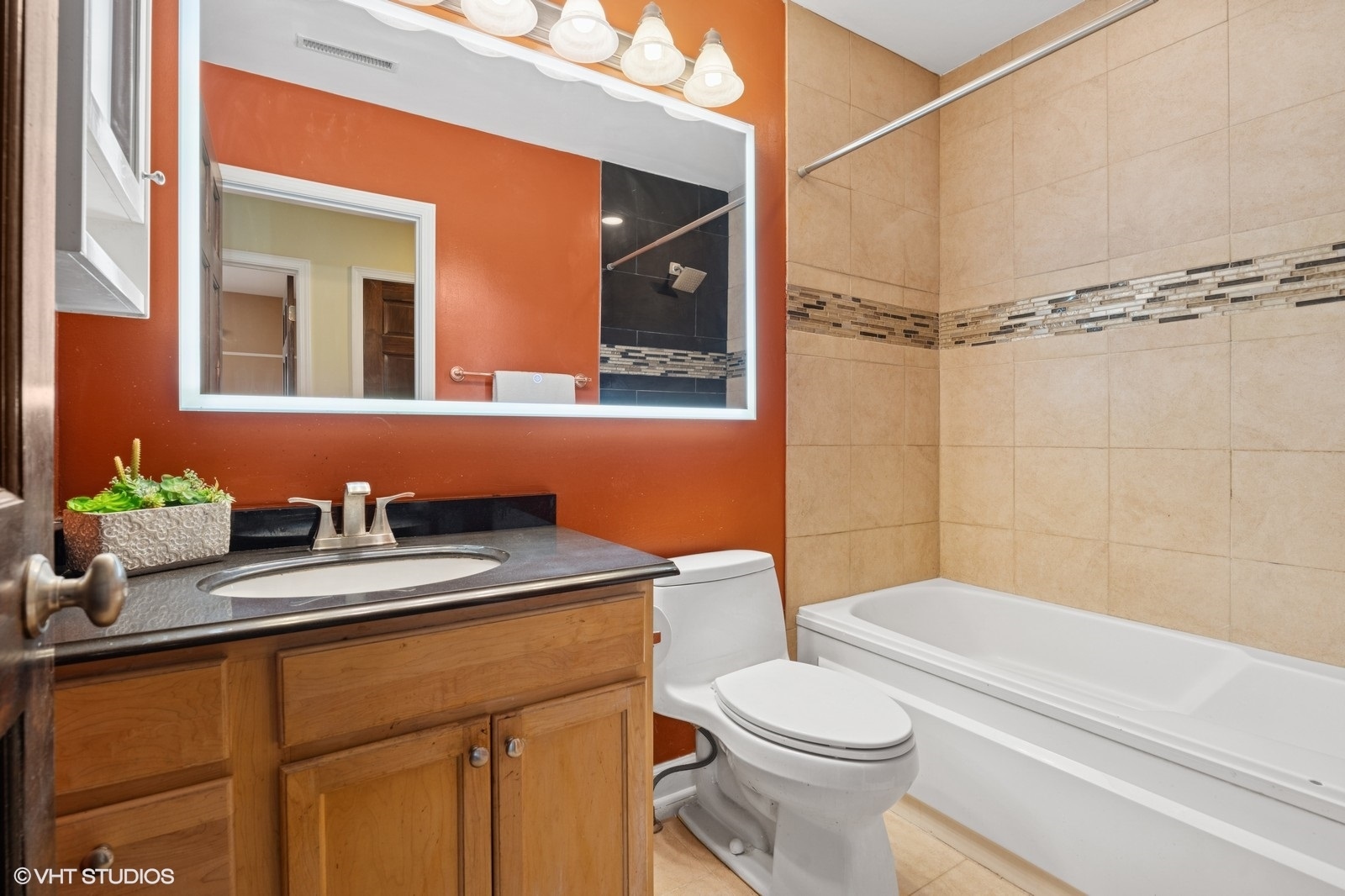 1546 N Hudson Avenue Unit: 3