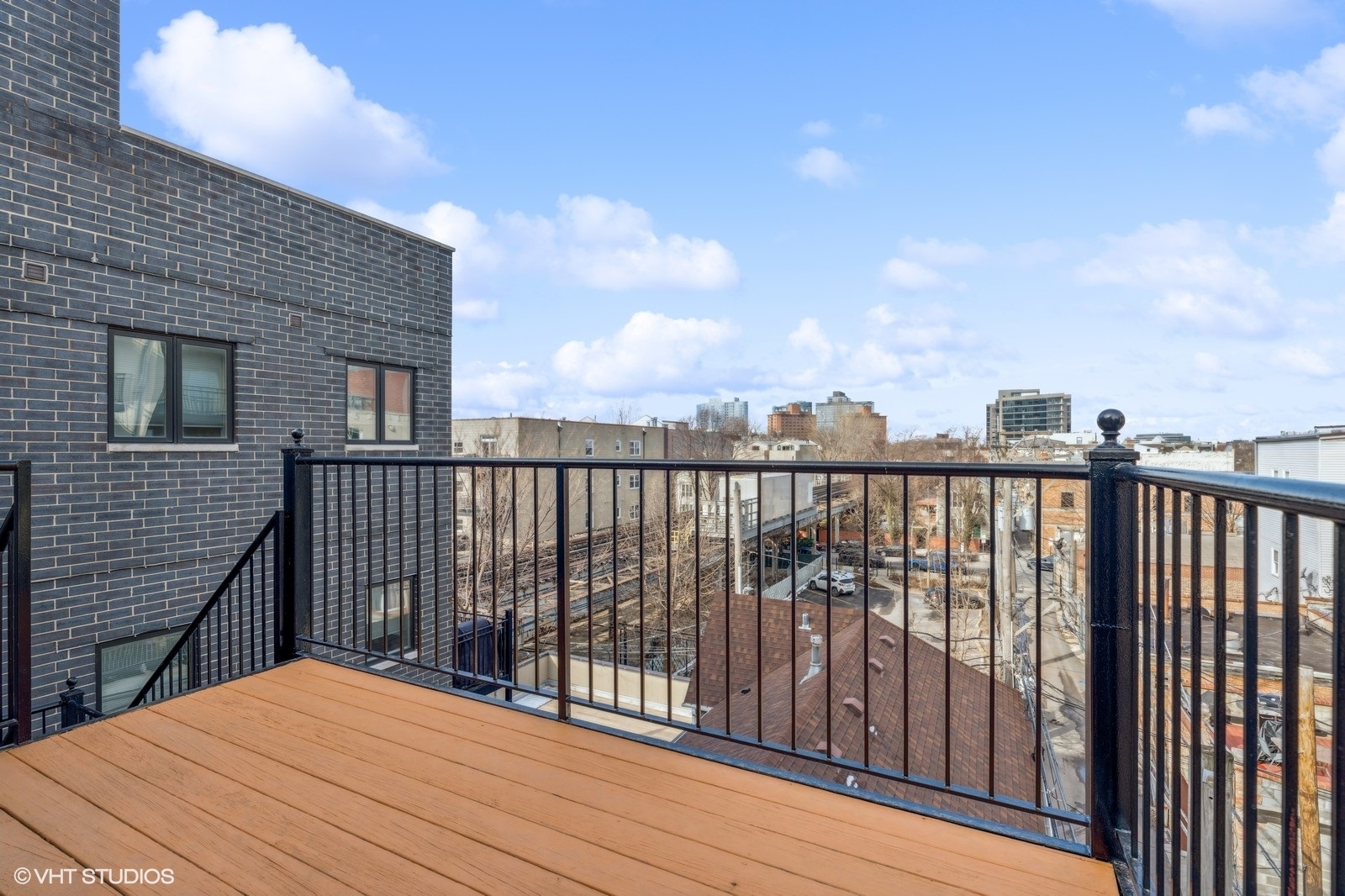 1546 N Hudson Avenue Unit: 3