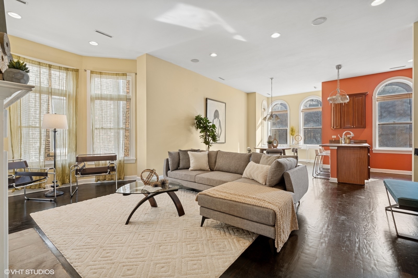 1546 N Hudson Avenue Unit: 3