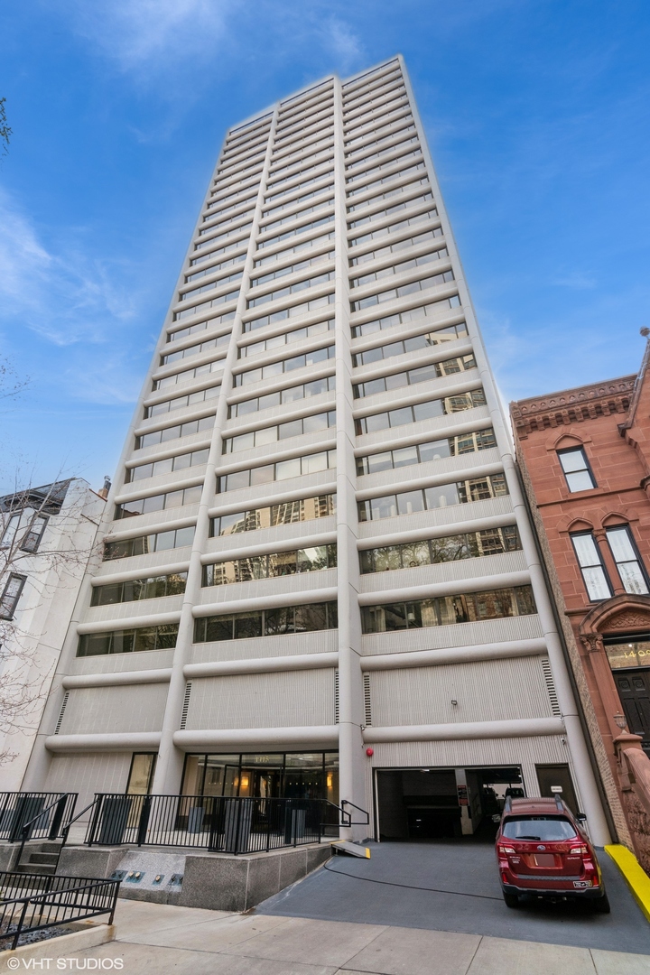 1415 N Dearborn Street Unit: 24B