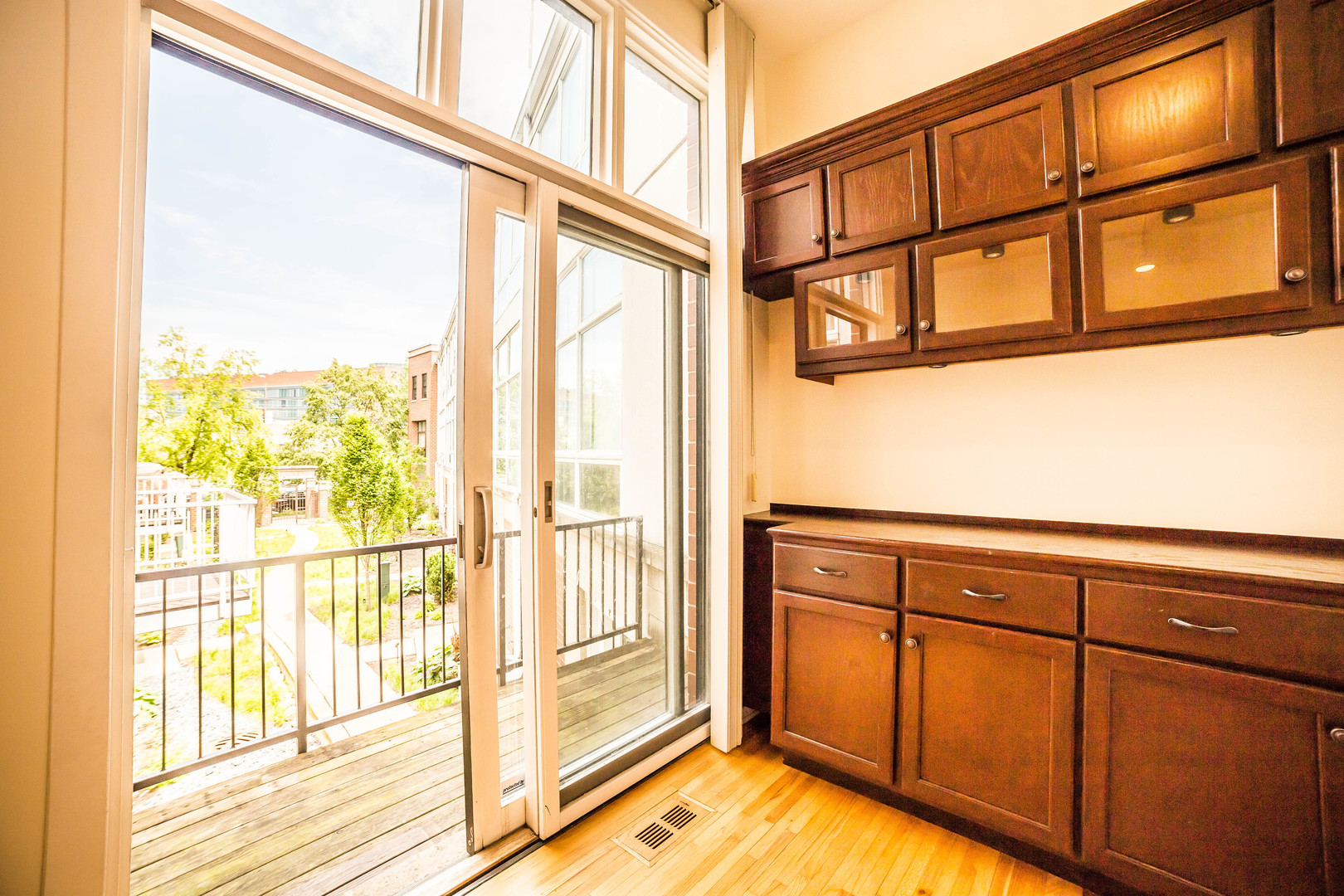 1151 W EDDY Street Unit: E