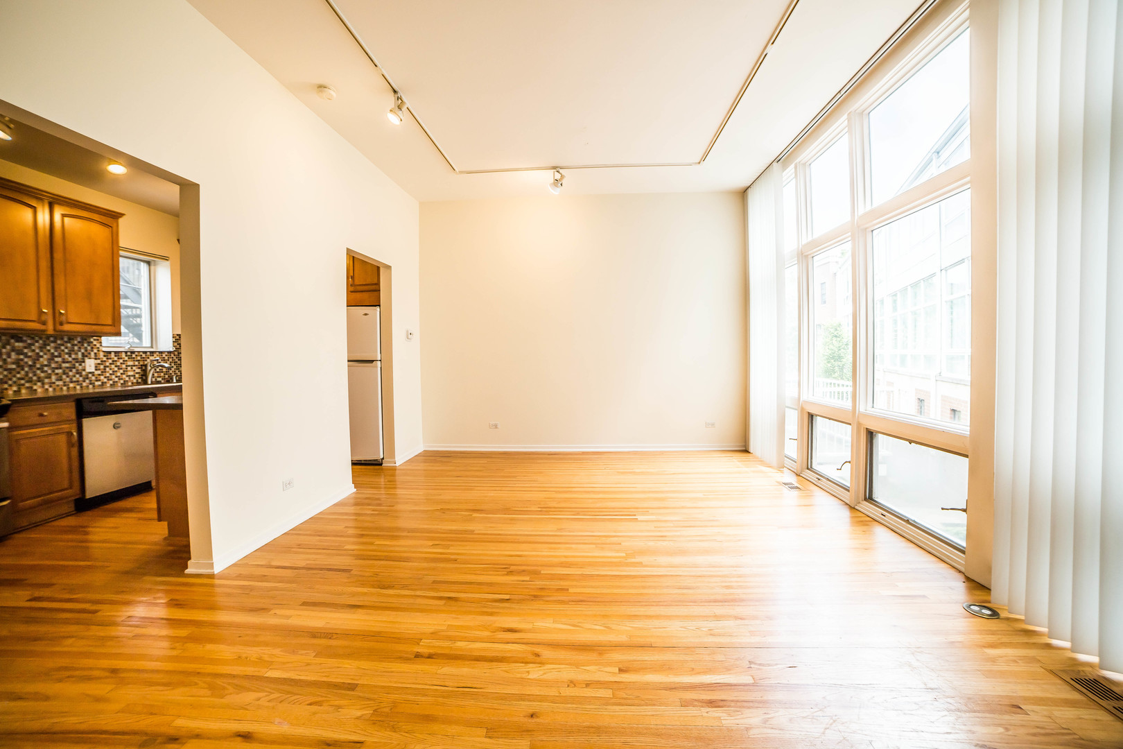 1151 W EDDY Street Unit: E