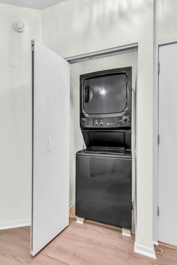 600 N Kingsbury Street Unit: 1114