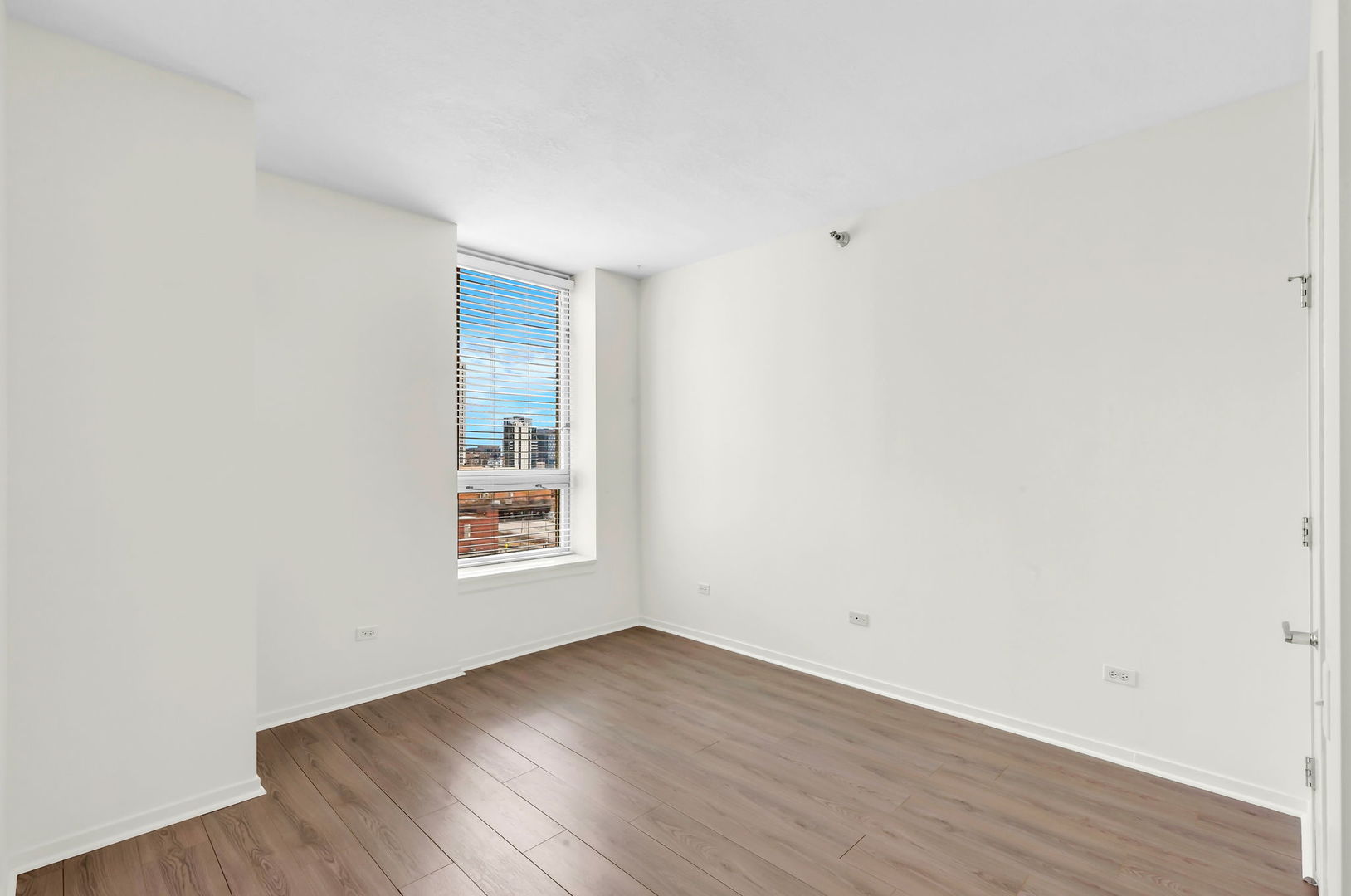 600 N Kingsbury Street Unit: 1114