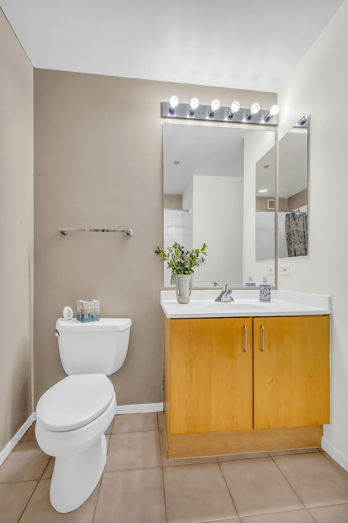 600 N Kingsbury Street Unit: 1114