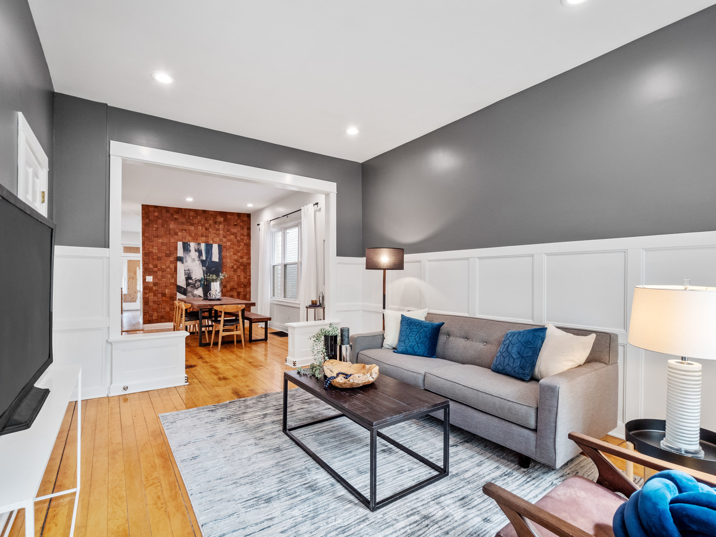 1633 N Fairfield Avenue