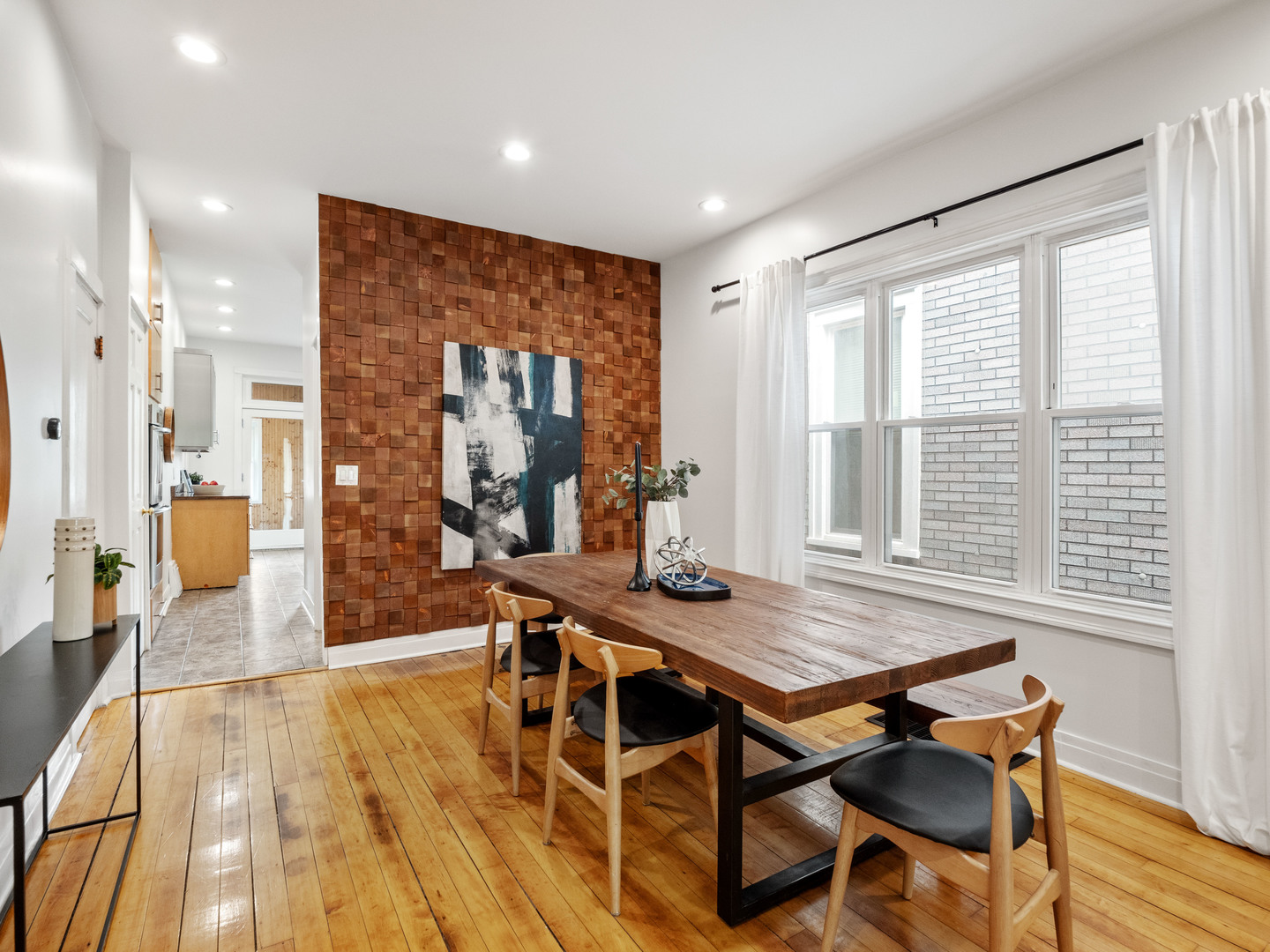 1633 N Fairfield Avenue