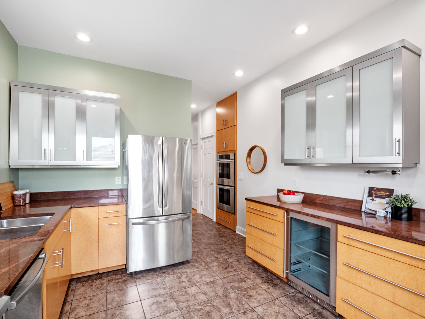 1633 N Fairfield Avenue