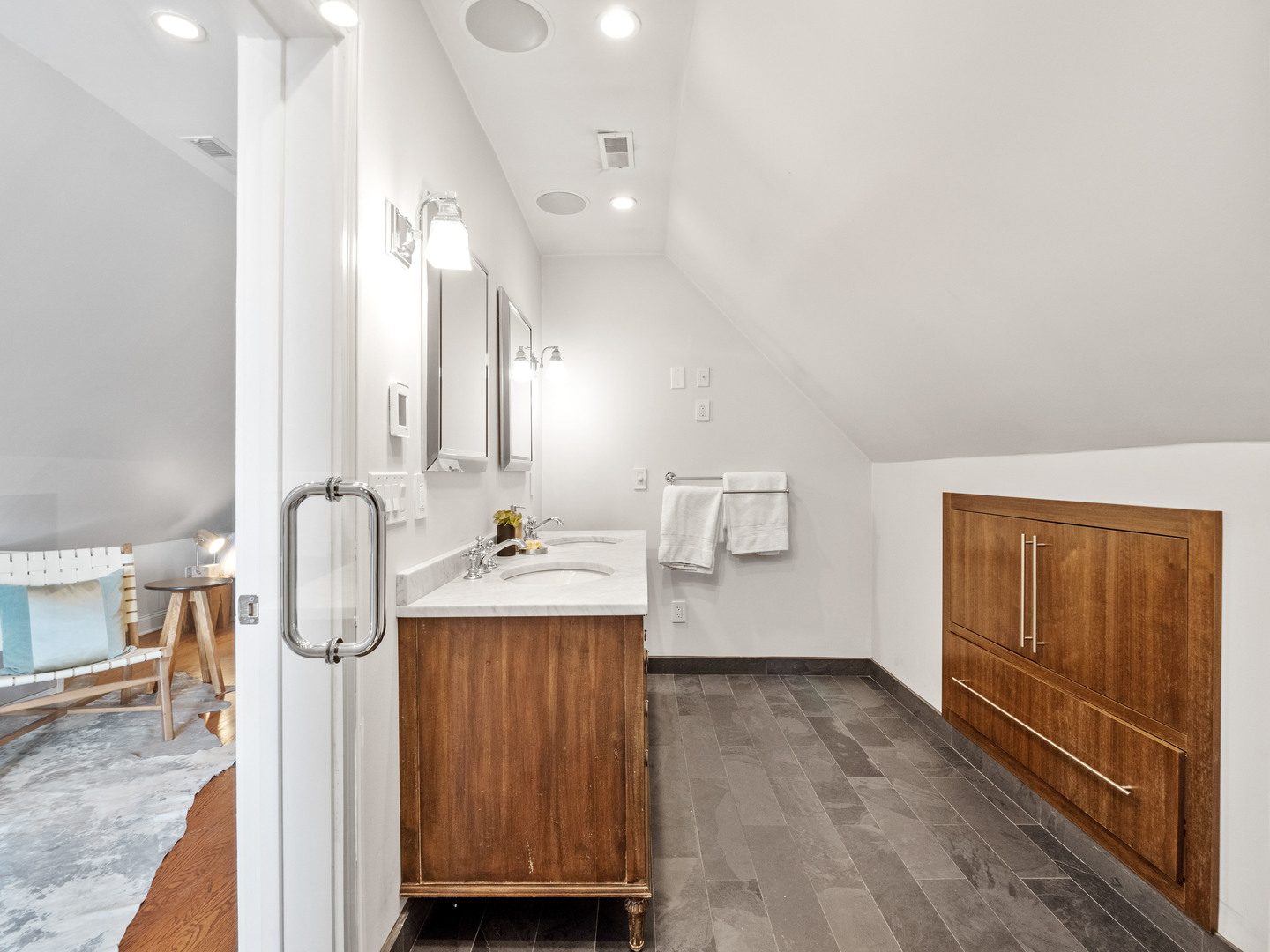 1633 N Fairfield Avenue