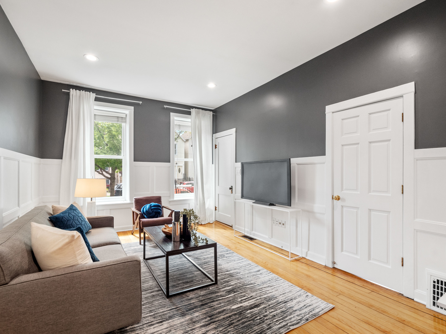 1633 N Fairfield Avenue