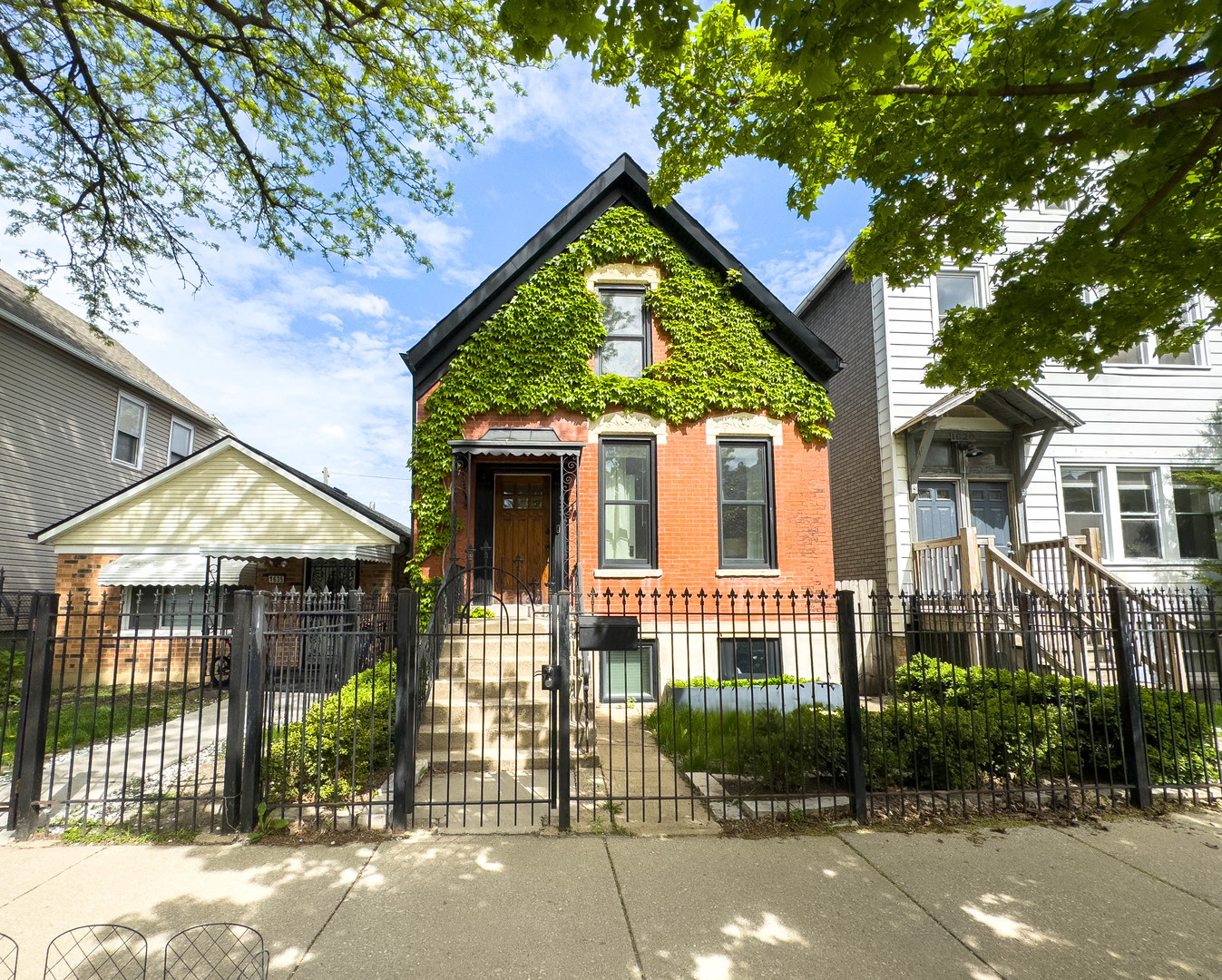 1633 N Fairfield Avenue