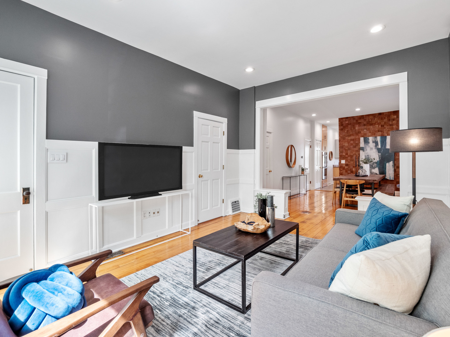 1633 N Fairfield Avenue