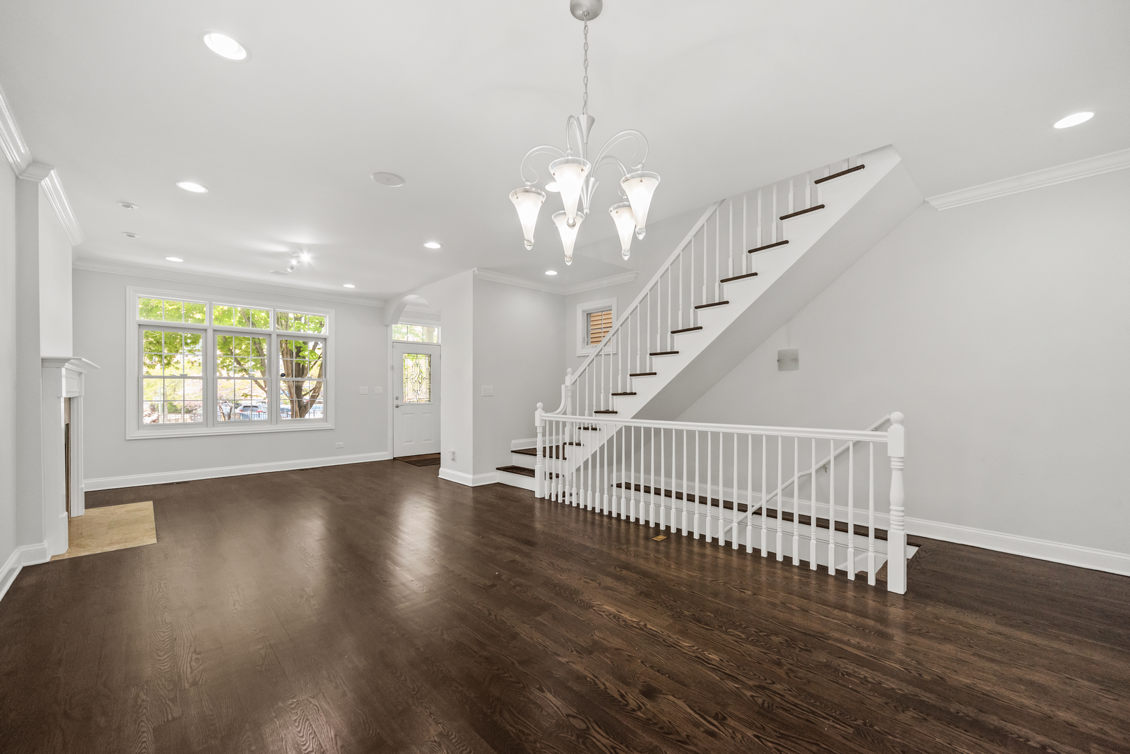 1615 W SUPERIOR Street