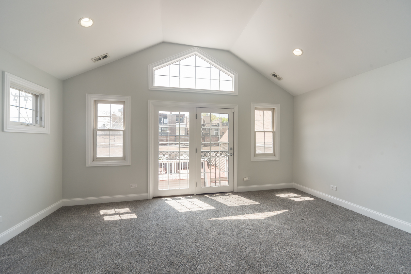 1615 W SUPERIOR Street