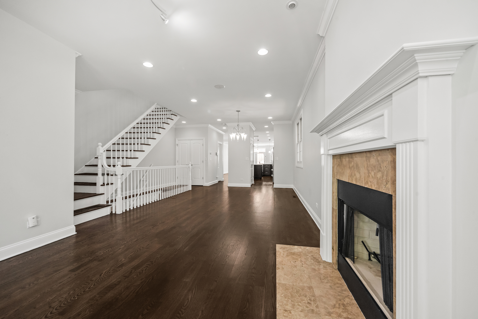 1615 W SUPERIOR Street