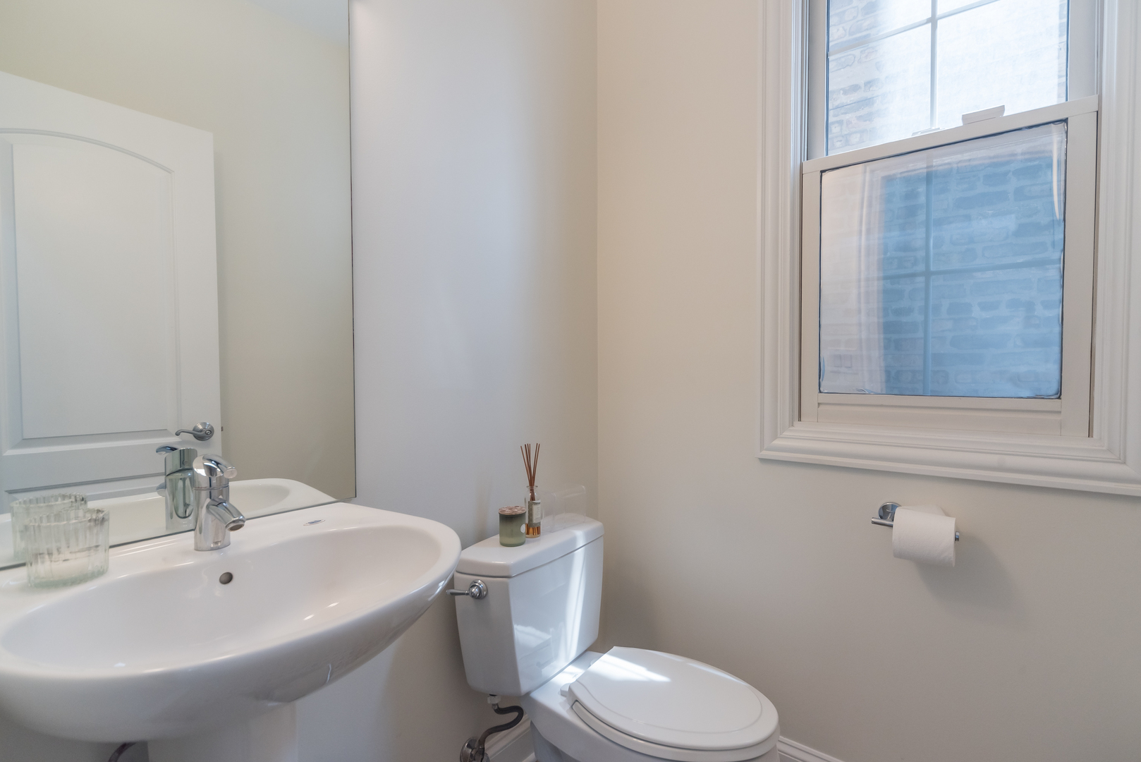 1615 W SUPERIOR Street