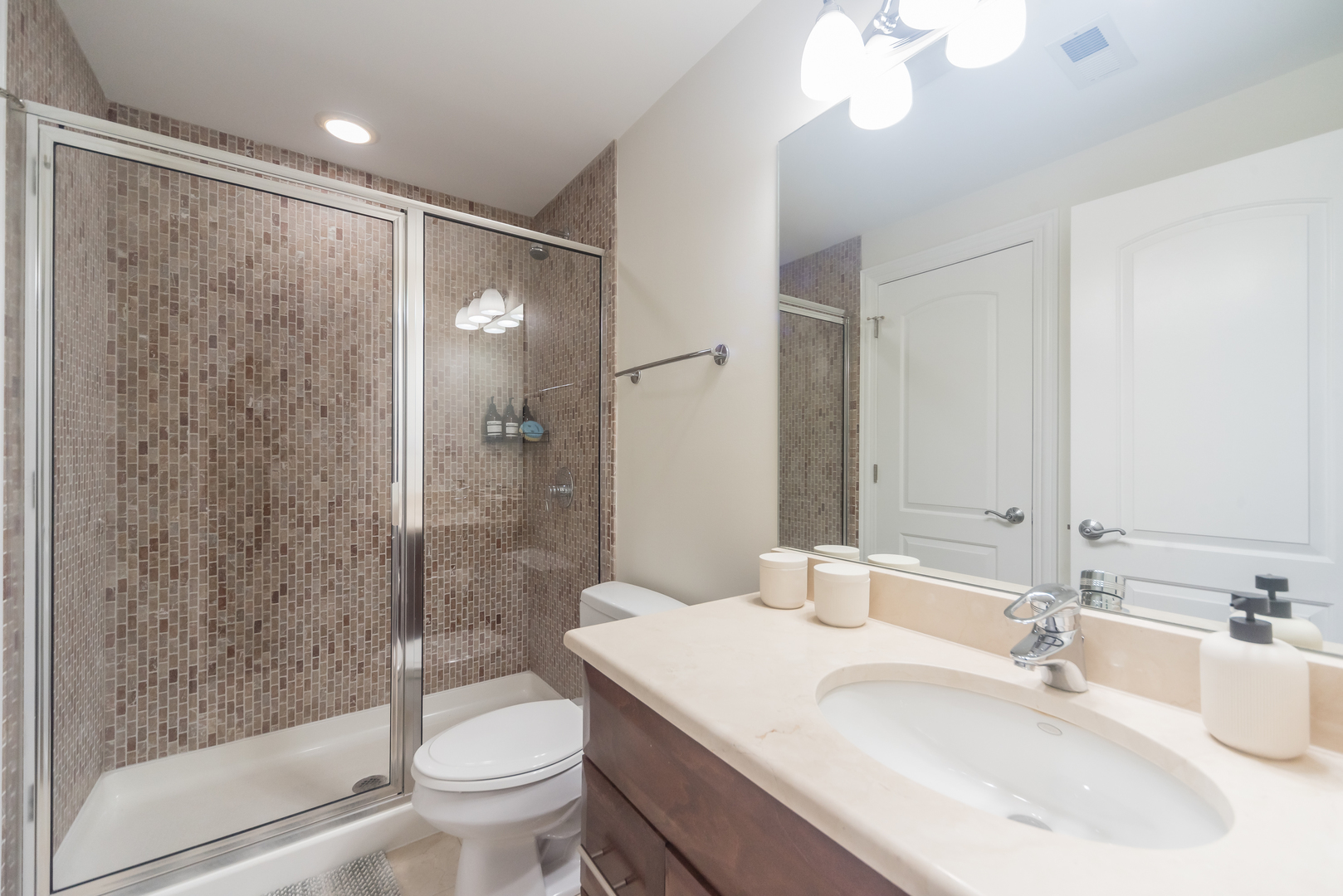 1615 W SUPERIOR Street