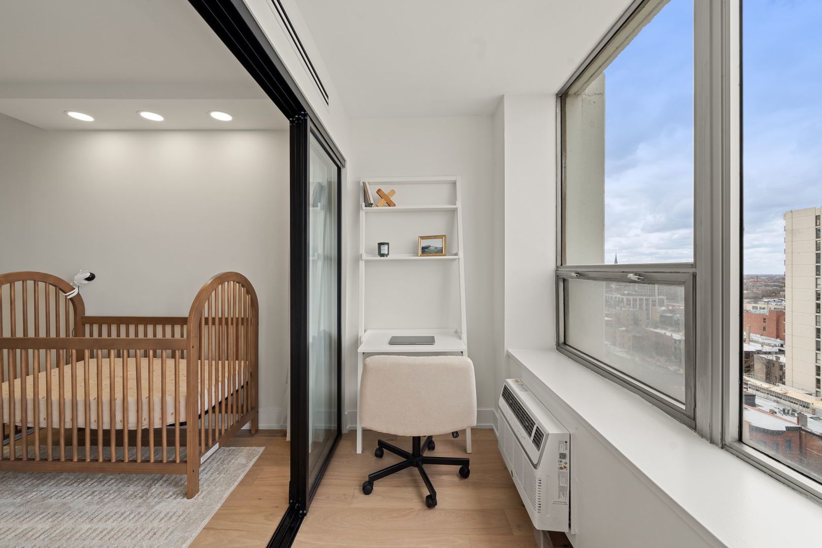 1460 N Sandburg Terrace Unit: 1610A