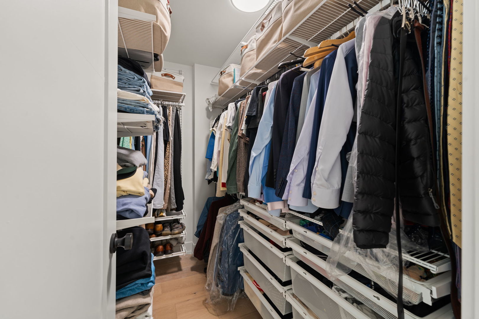 1460 N Sandburg Terrace Unit: 1610A