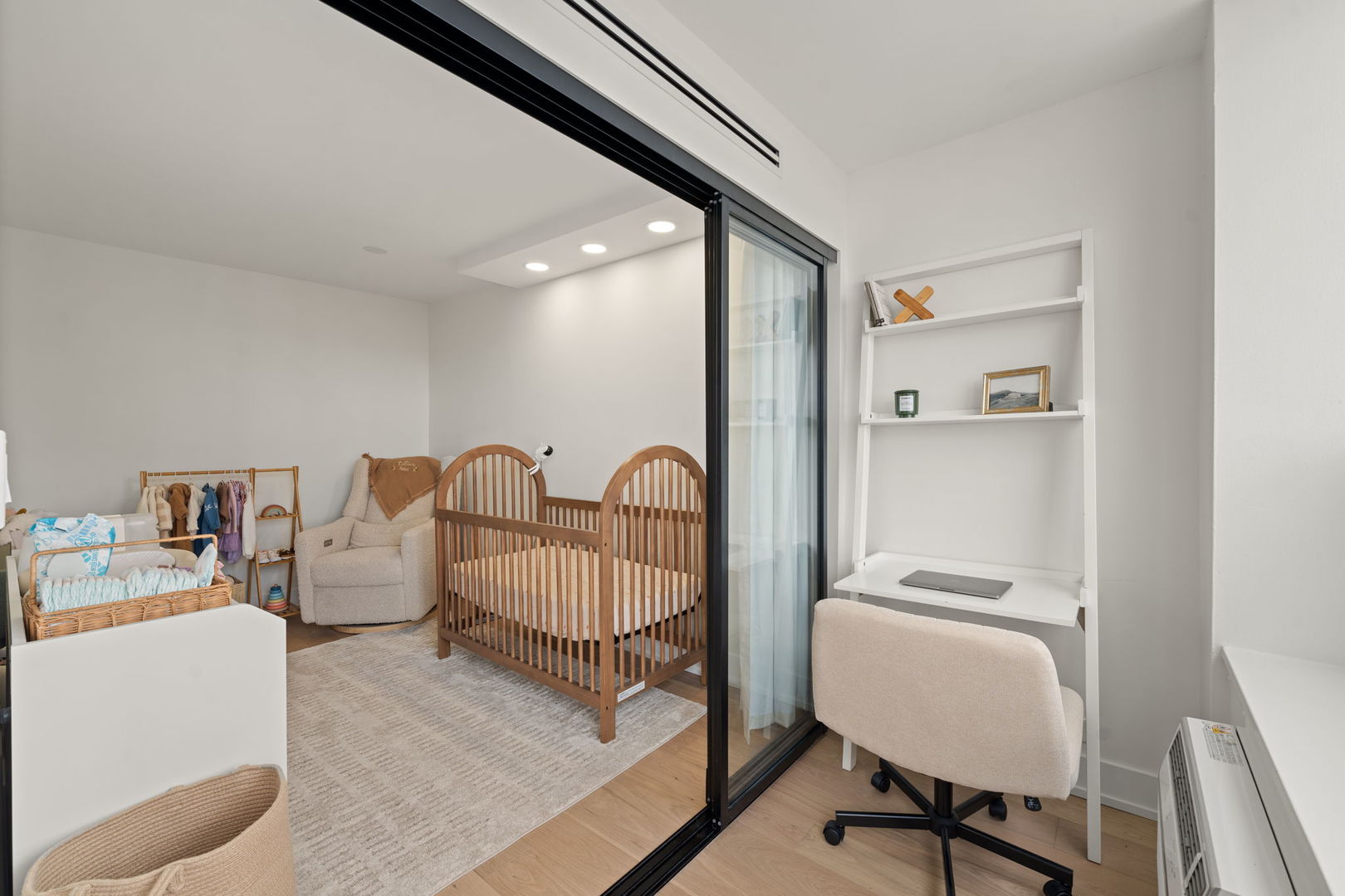 1460 N Sandburg Terrace Unit: 1610A