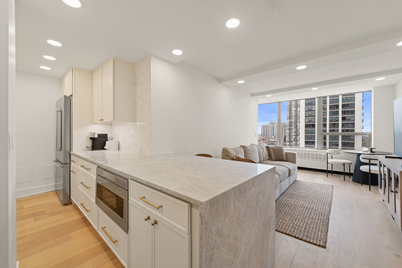 1460 N Sandburg Terrace Unit: 1610A