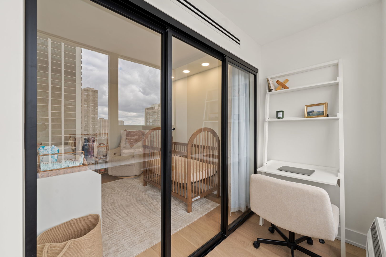 1460 N Sandburg Terrace Unit: 1610A