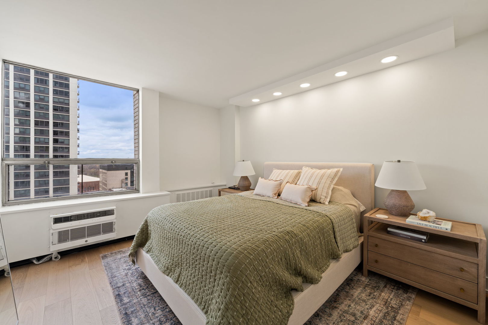 1460 N Sandburg Terrace Unit: 1610A