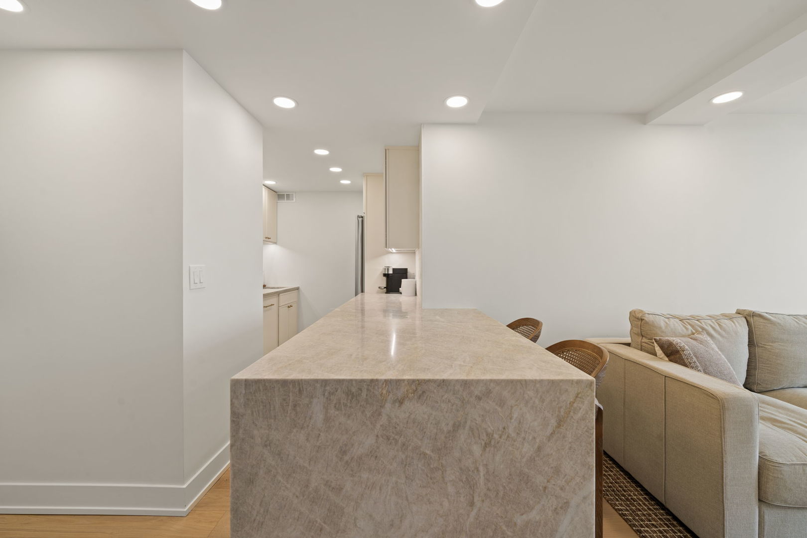 1460 N Sandburg Terrace Unit: 1610A