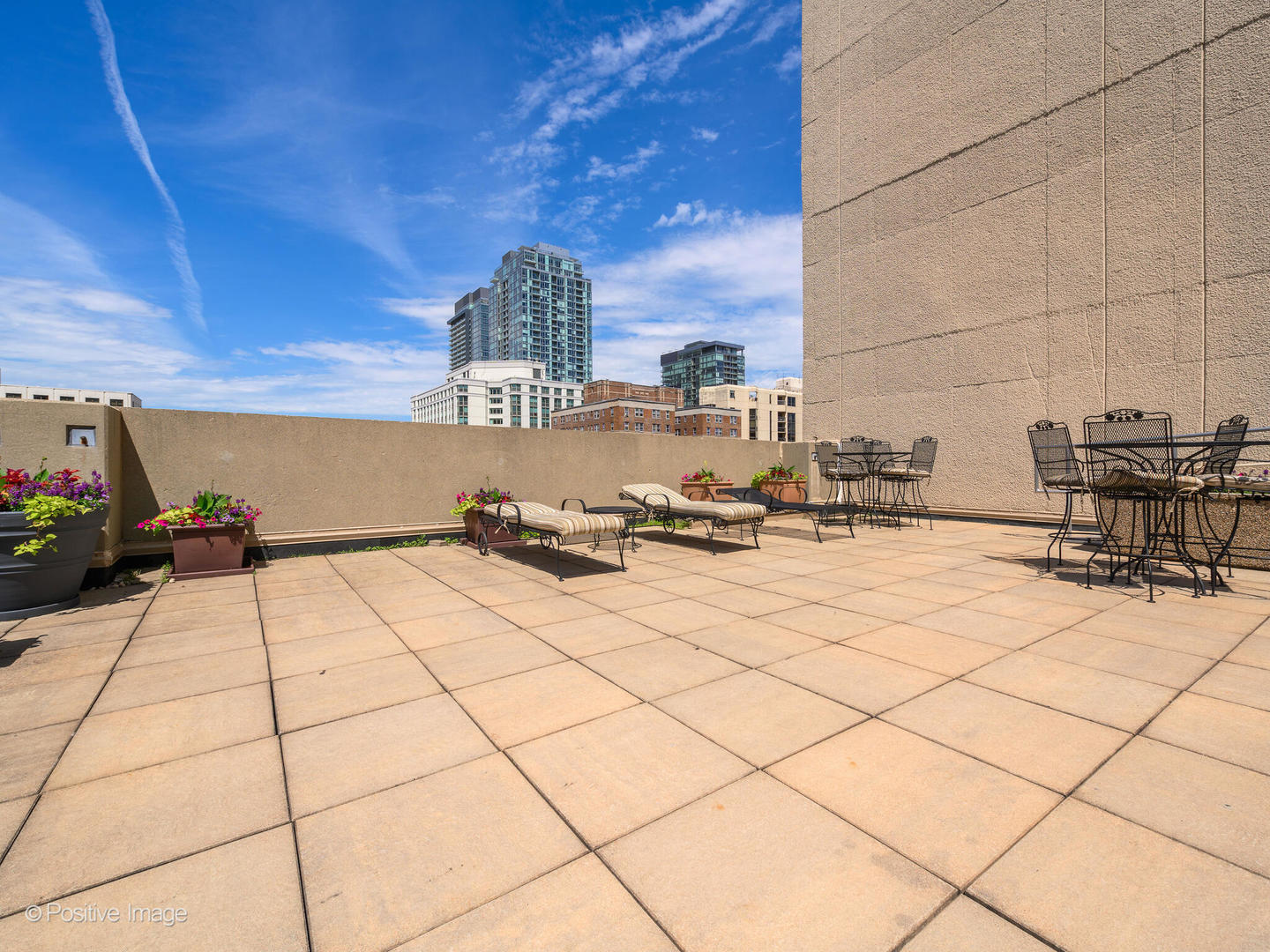 111 W Maple Street Unit: 2403