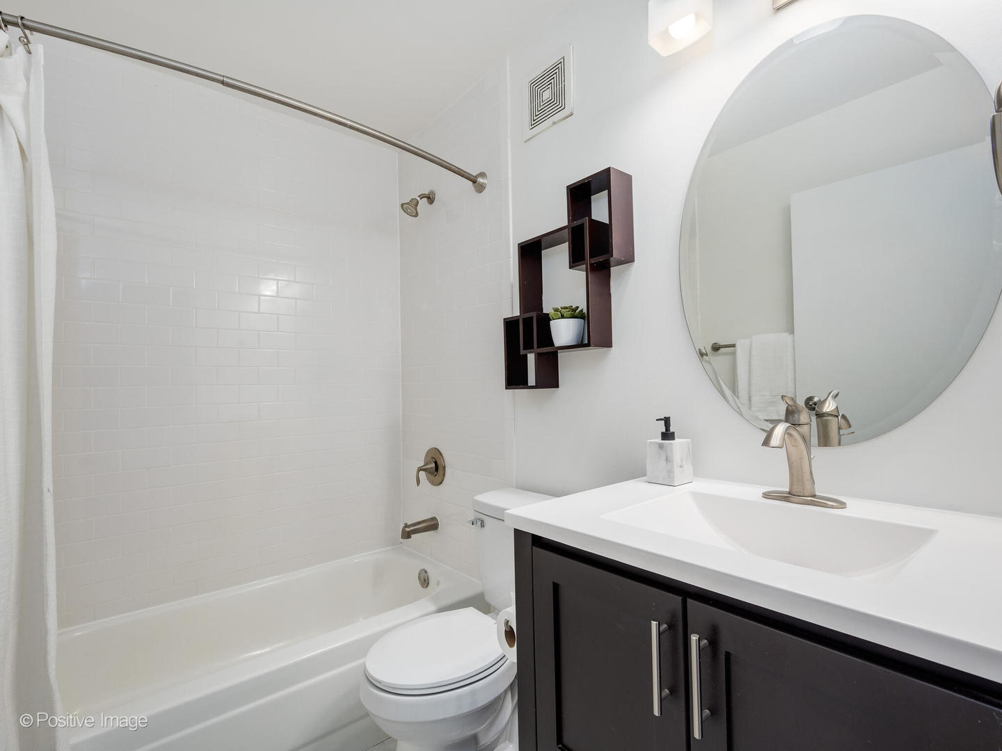 111 W Maple Street Unit: 2403