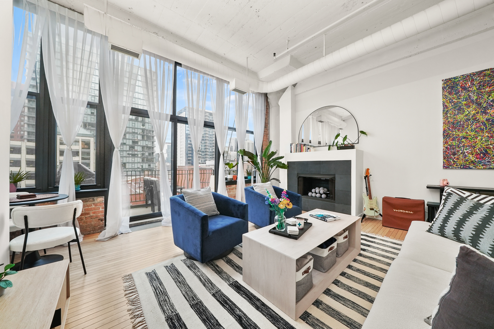 333 W Hubbard Street Unit: 608