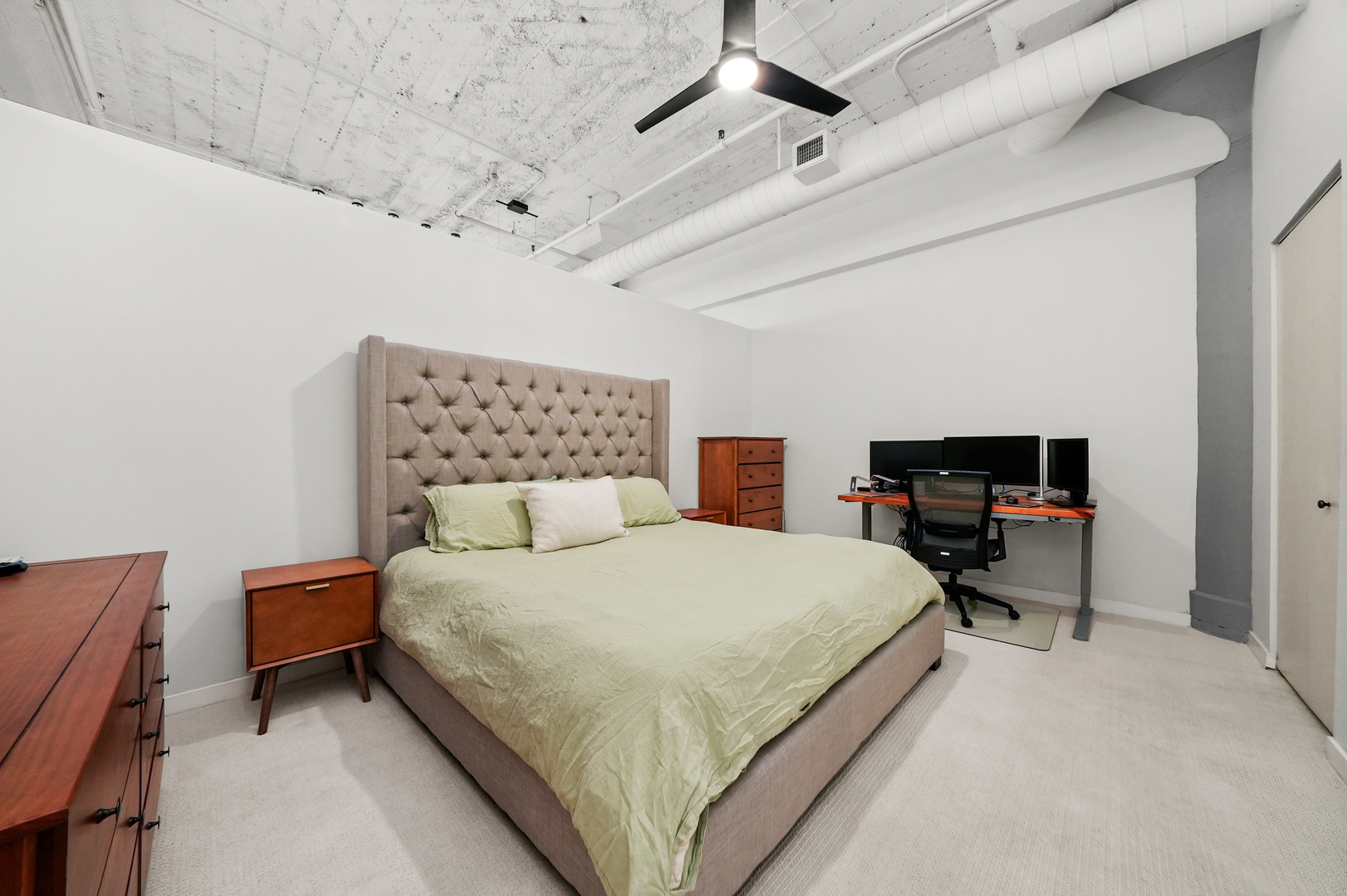 333 W Hubbard Street Unit: 608