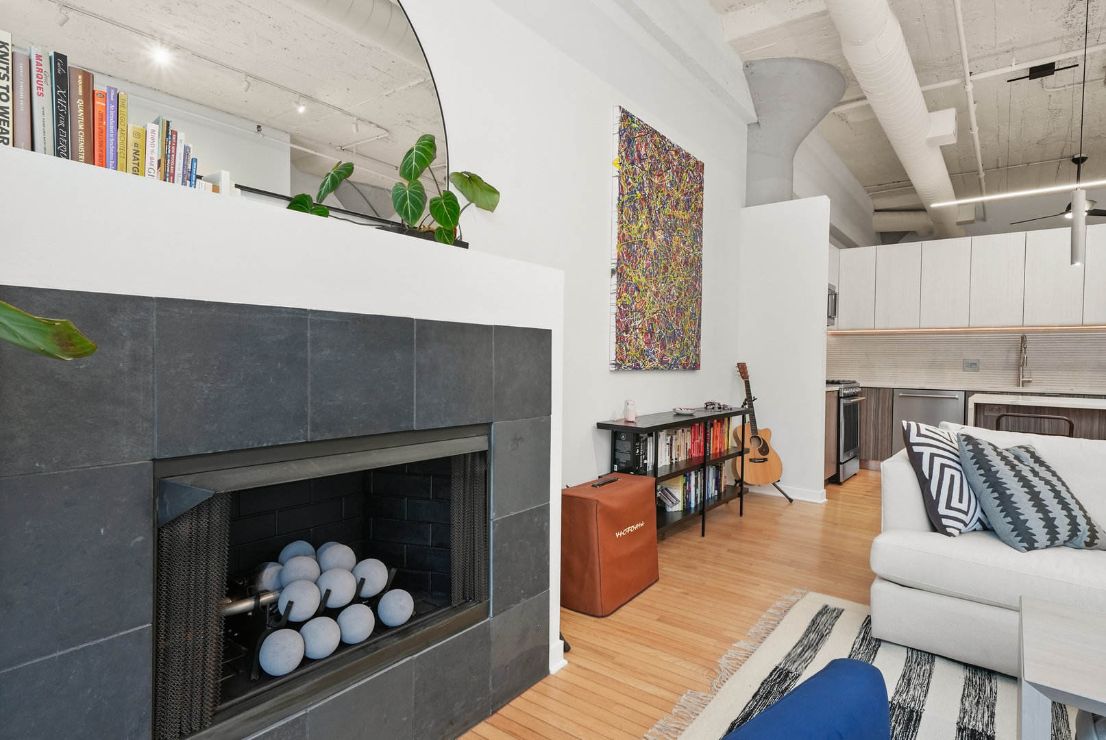 333 W Hubbard Street Unit: 608