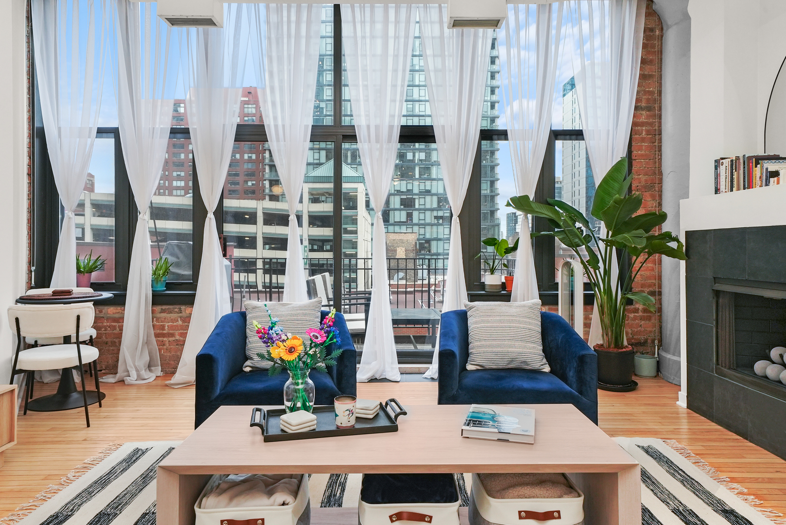 333 W Hubbard Street Unit: 608
