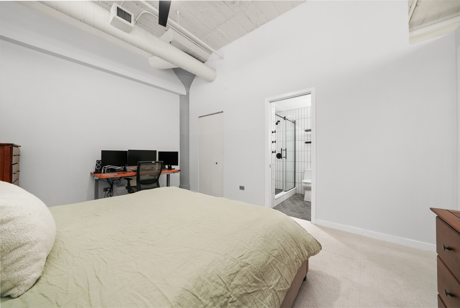 333 W Hubbard Street Unit: 608