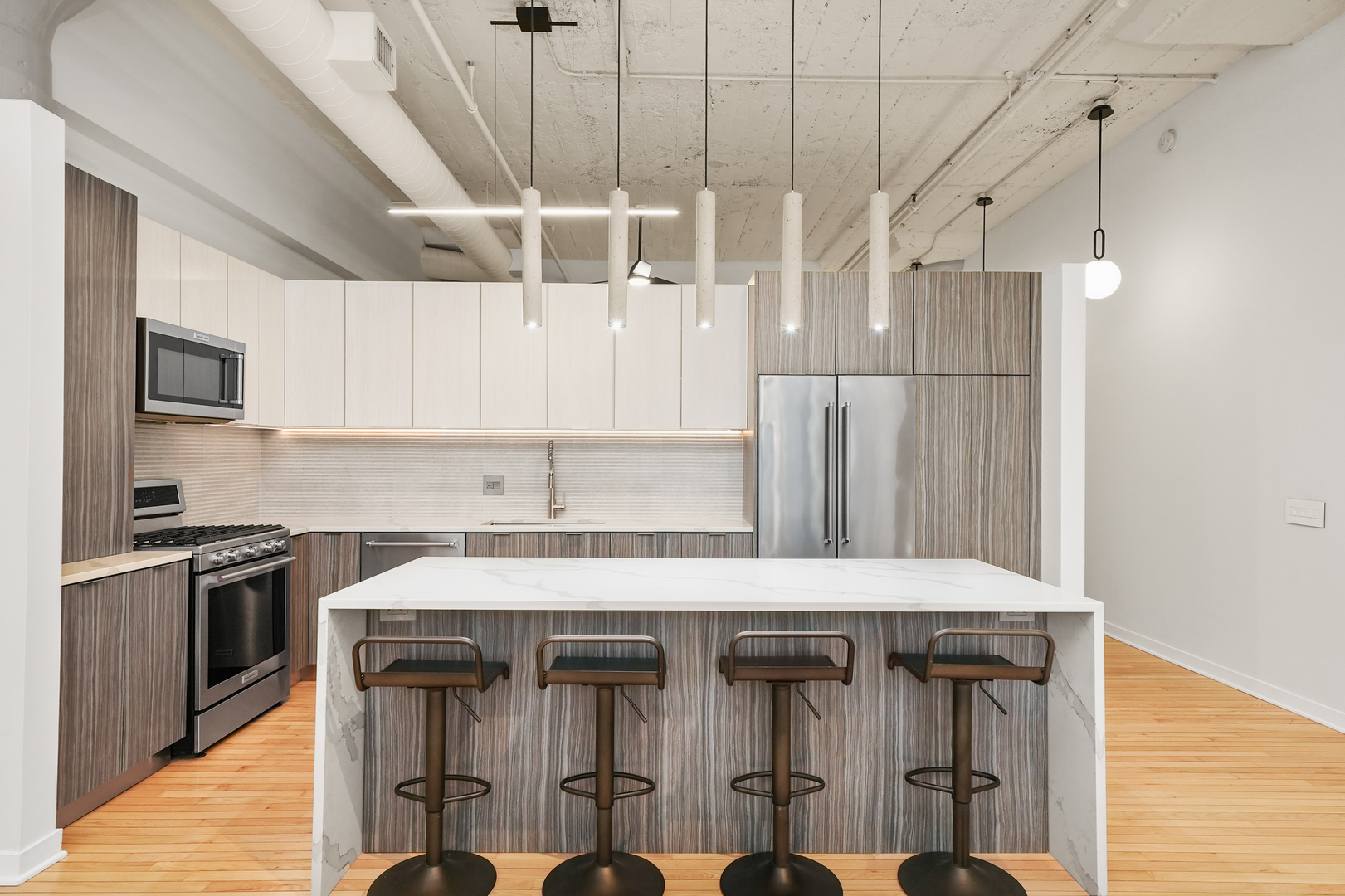 333 W Hubbard Street Unit: 608