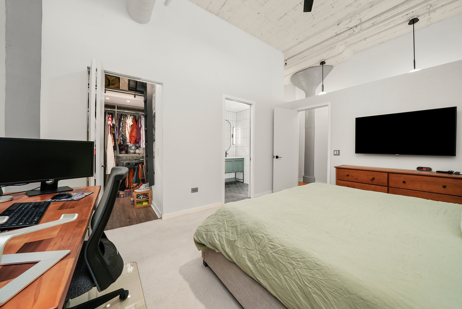 333 W Hubbard Street Unit: 608