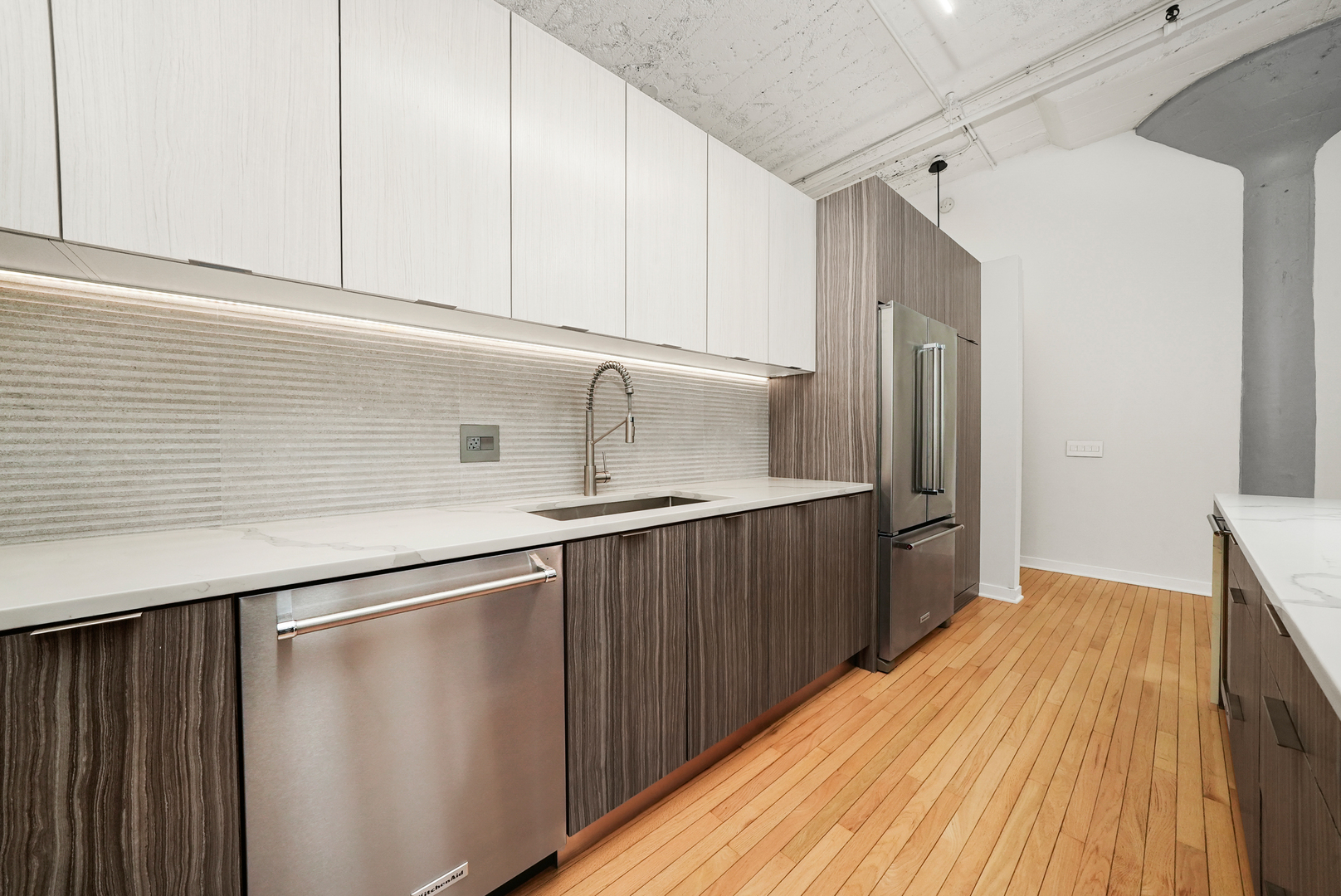 333 W Hubbard Street Unit: 608