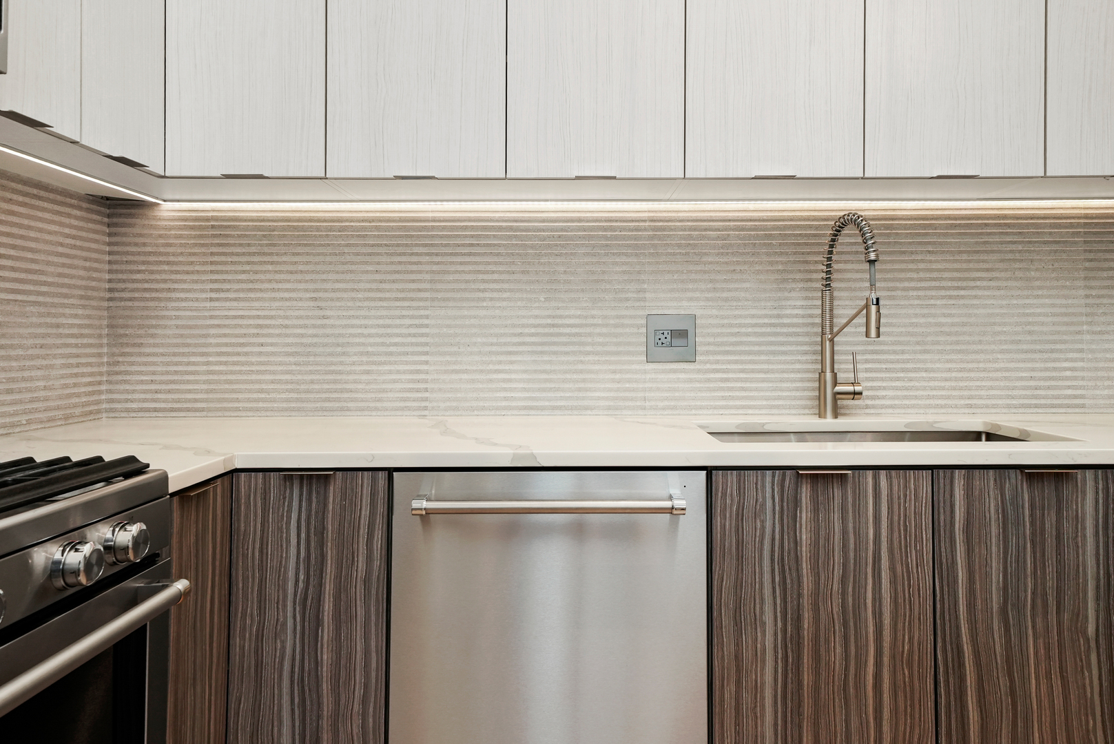 333 W Hubbard Street Unit: 608